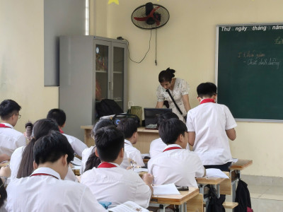 BẮT NHỊP KỶ NGUYÊN SỐ: THCS KIẾN HƯNG HÀO HỨNG ỨNG DỤNG AI TRONG GIẢNG DẠY!