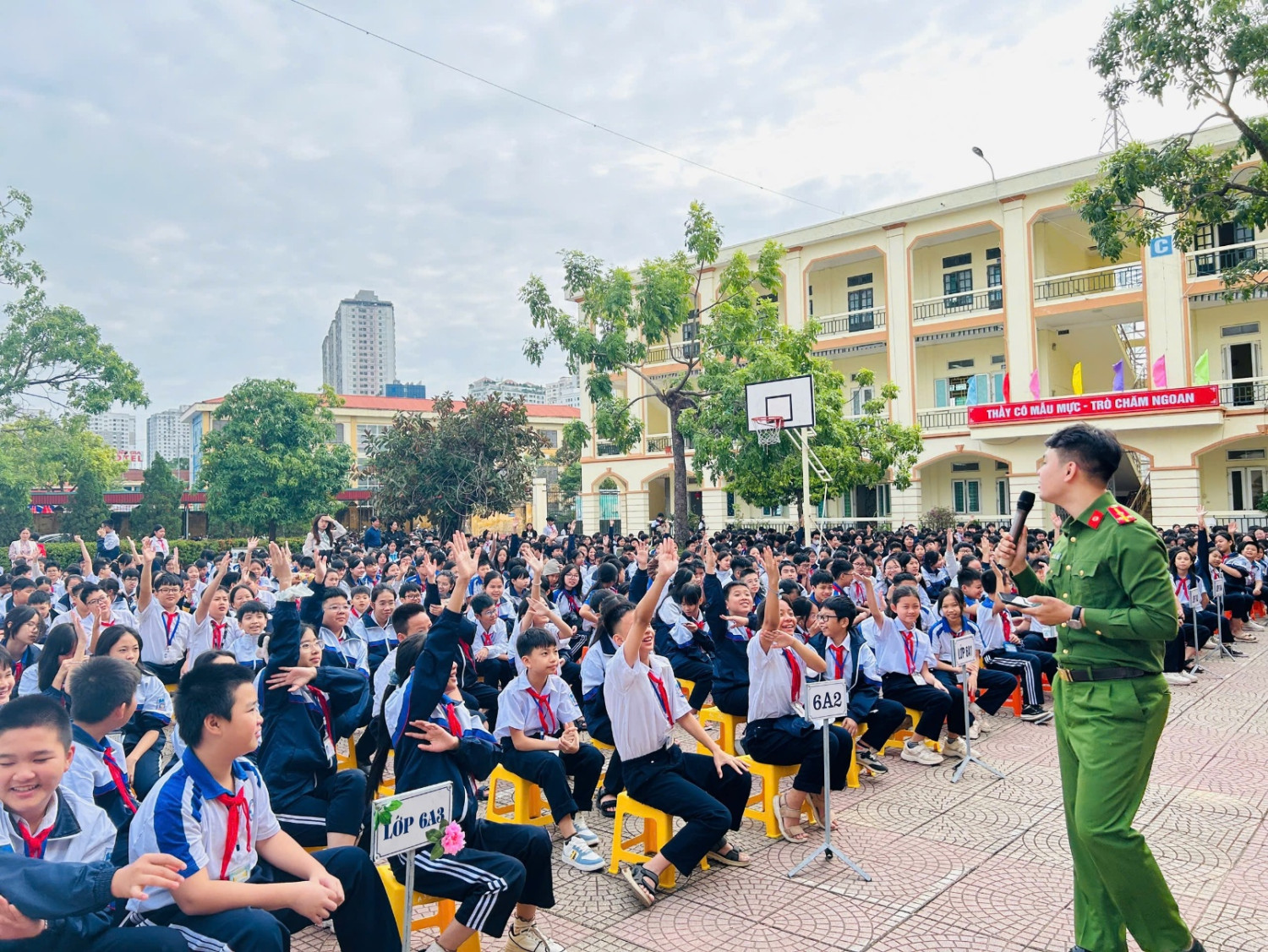 BUỔI TUYÊN TRUYỀN VỀ AN TOÀN HỌC ĐƯỜNG VÀ AN NINH MẠNG TẠI  TRƯỜNG THCS KIẾN HƯNG